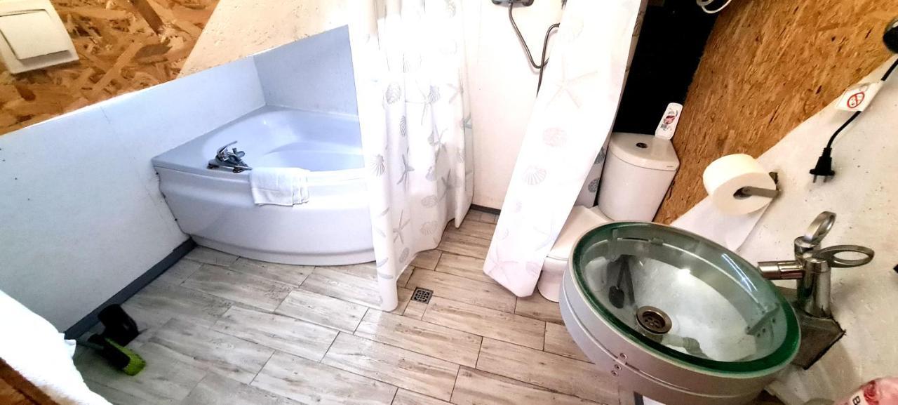 Sub Hel. Budzetowe Pokoje W Domu Z Basenem. Wokol Domu Tylko Natura. Balkon Zbyteczny. Dış mekan fotoğraf